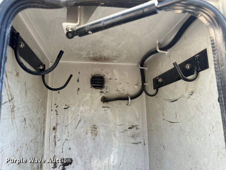 image for item EH6950 2007 Chevrolet  C5500 utility / service truck