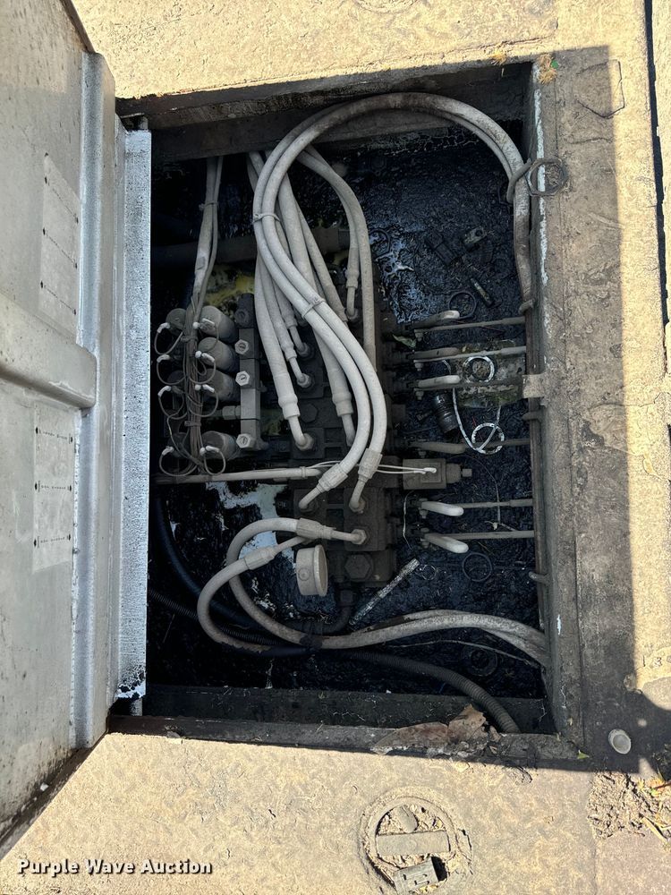 image for item EH6950 2007 Chevrolet  C5500 utility / service truck