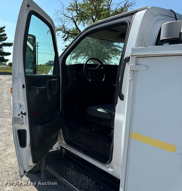 image for item EH6950 2007 Chevrolet  C5500 utility / service truck