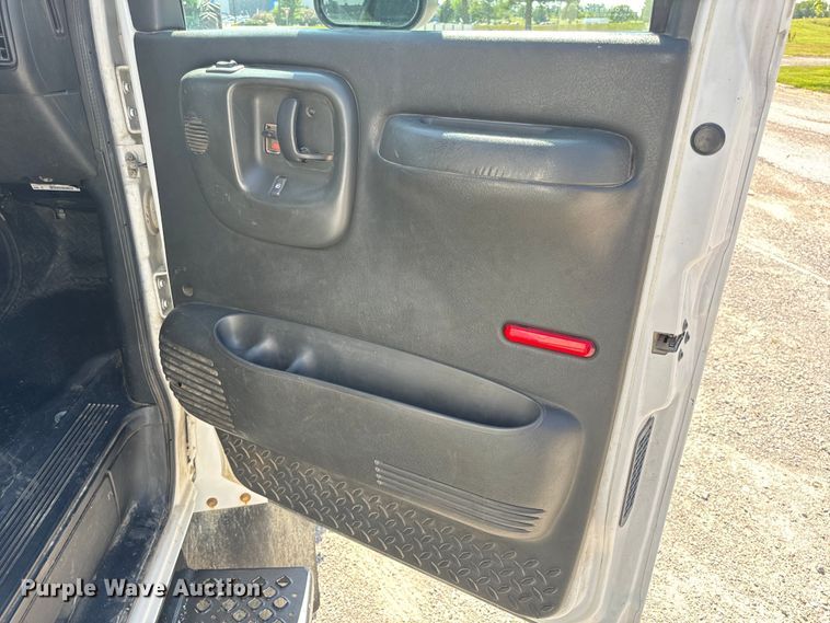 image for item EH6950 2007 Chevrolet  C5500 utility / service truck