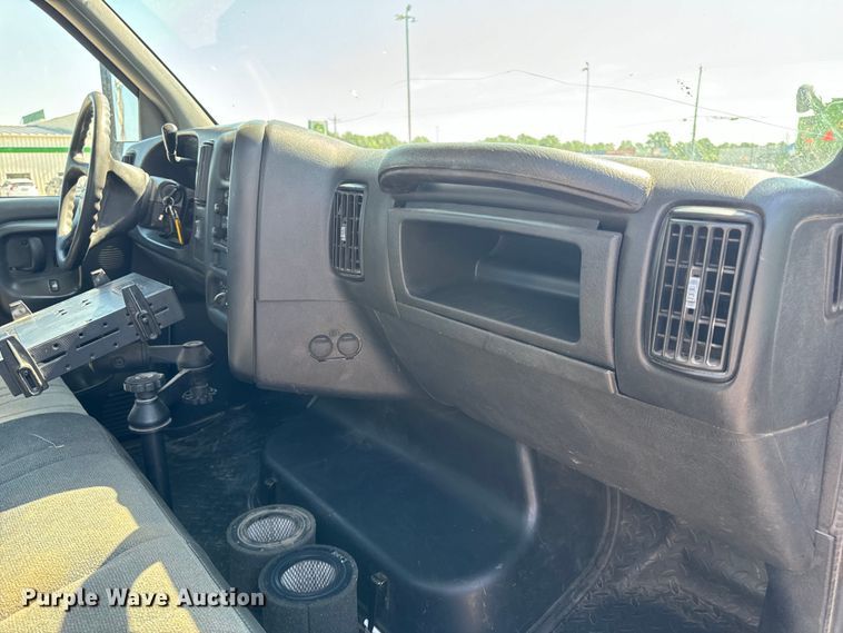 image for item EH6950 2007 Chevrolet  C5500 utility / service truck