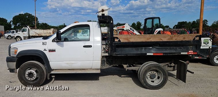 image for item EI3877 2009 Dodge Ram 5500 HD dump truck