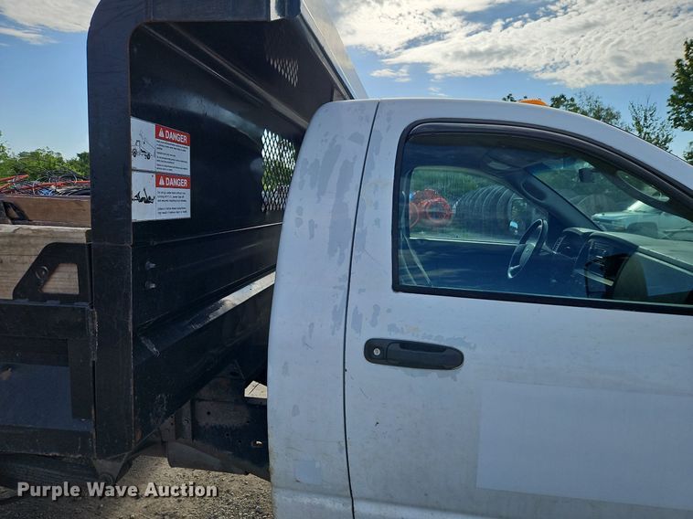 image for item EI3877 2009 Dodge Ram 5500 HD dump truck