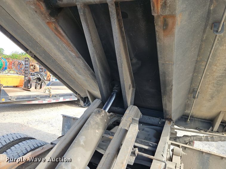image for item EI3877 2009 Dodge Ram 5500 HD dump truck