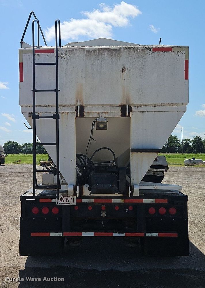 image for item EI3907 1996 Talbert  seed tender trailer