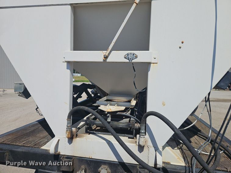 image for item EI3907 1996 Talbert  seed tender trailer