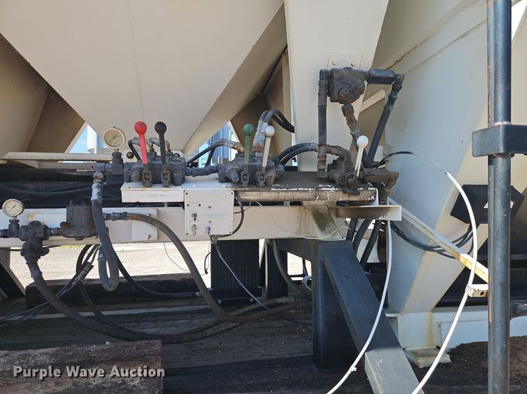 image for item EI3907 1996 Talbert  seed tender trailer