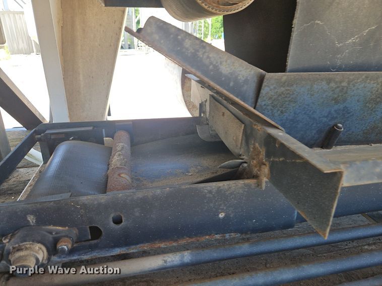 image for item EI3907 1996 Talbert  seed tender trailer