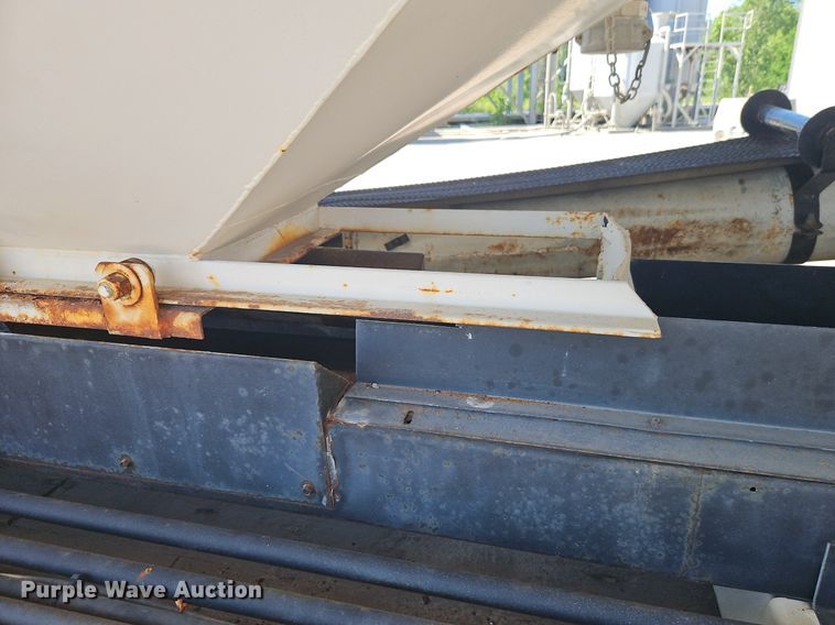 image for item EI3907 1996 Talbert  seed tender trailer