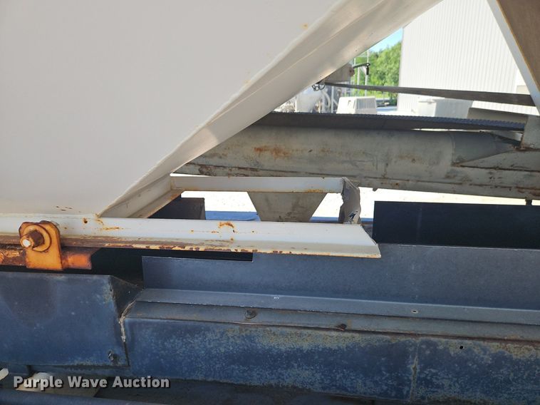 image for item EI3907 1996 Talbert  seed tender trailer