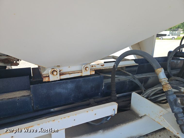 image for item EI3907 1996 Talbert  seed tender trailer