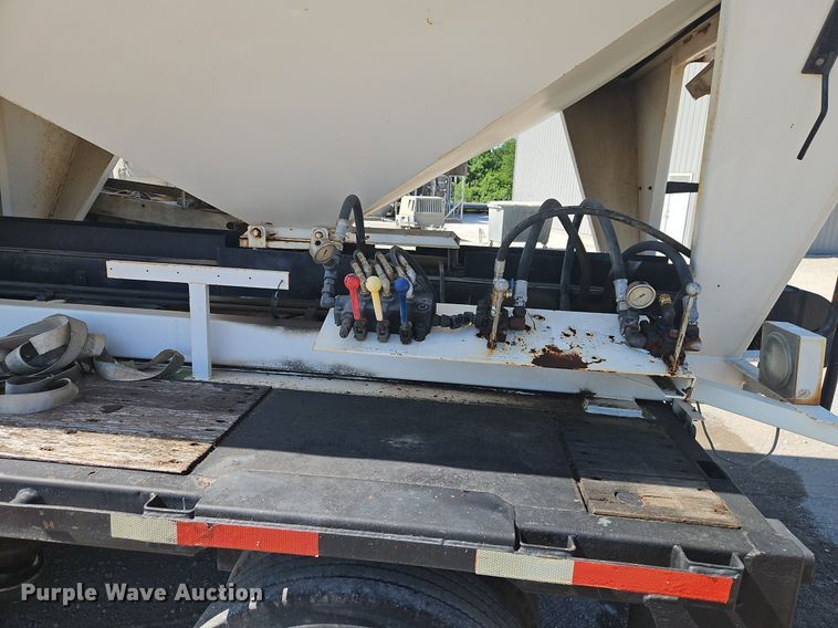 image for item EI3907 1996 Talbert  seed tender trailer