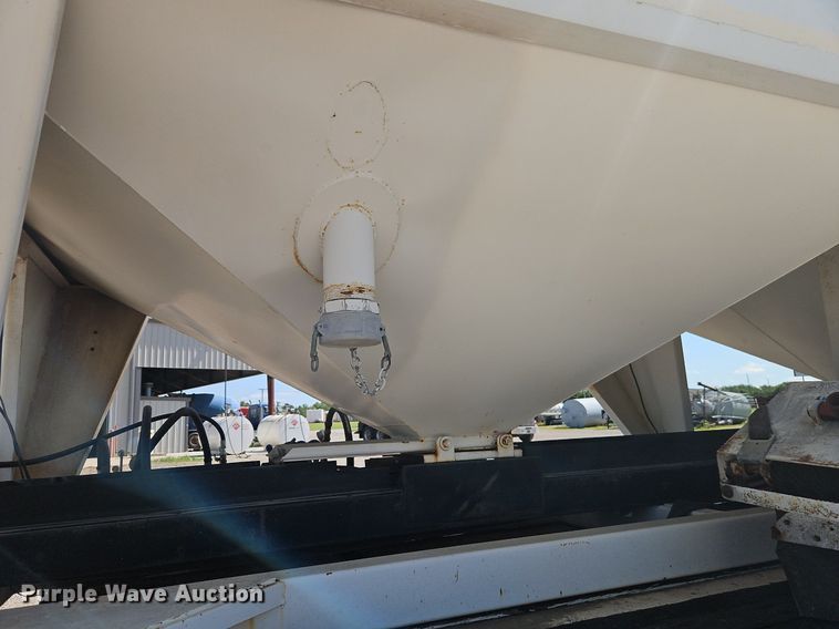 image for item EI3907 1996 Talbert  seed tender trailer