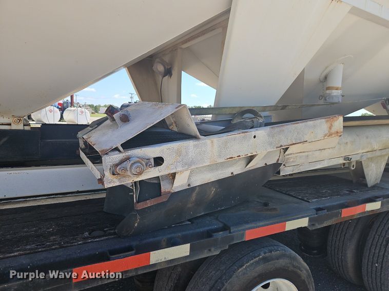 image for item EI3907 1996 Talbert  seed tender trailer