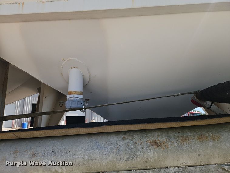 image for item EI3907 1996 Talbert  seed tender trailer