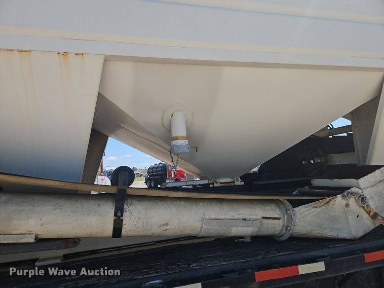 image for item EI3907 1996 Talbert  seed tender trailer