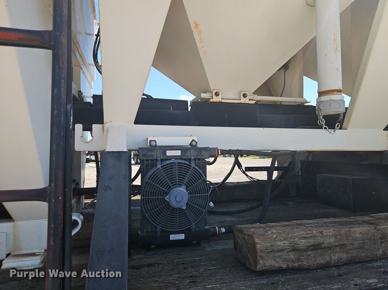 image for item EI3907 1996 Talbert  seed tender trailer