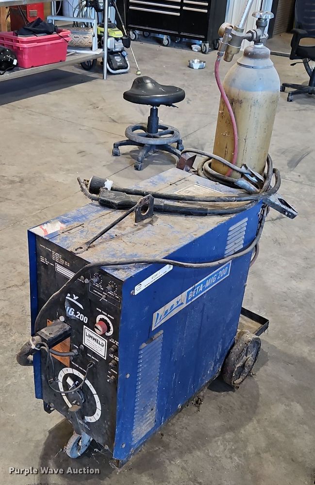 image for item EI3911 Libby Beta-Mig 200 welder