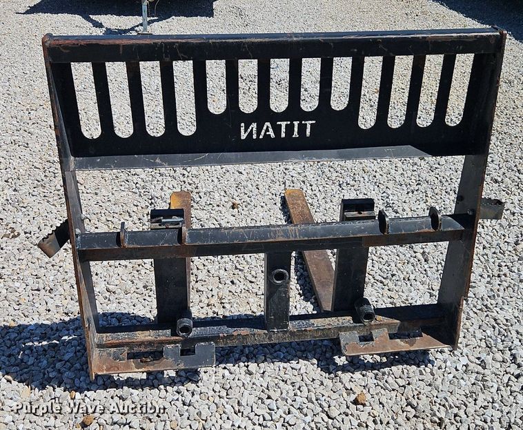 image for item EI3921 Titan skid steer forks