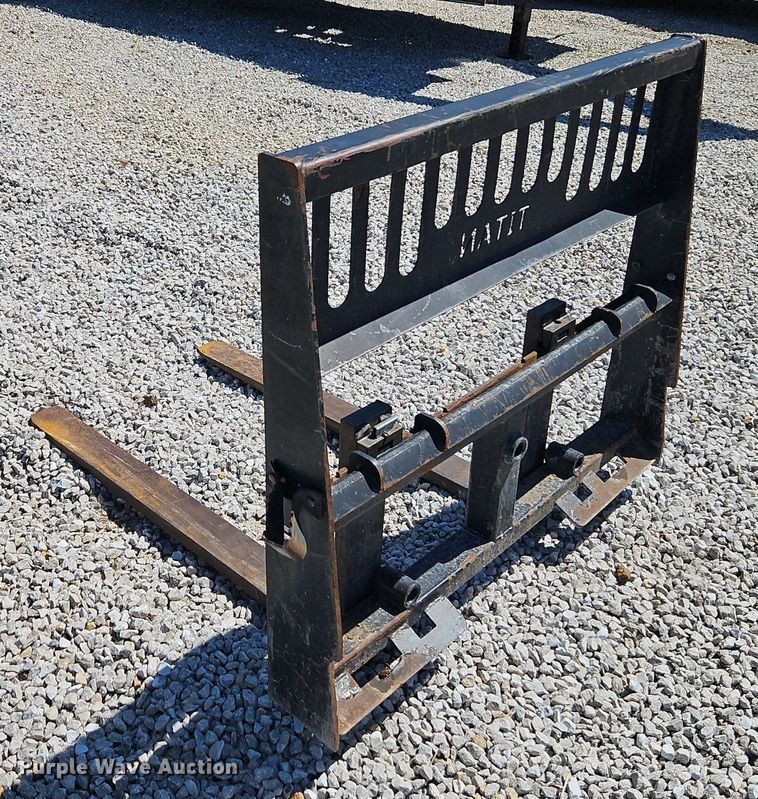 image for item EI3921 Titan skid steer forks