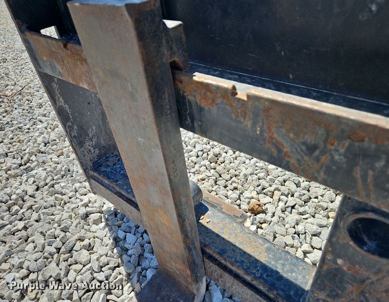 image for item EI3921 Titan skid steer forks