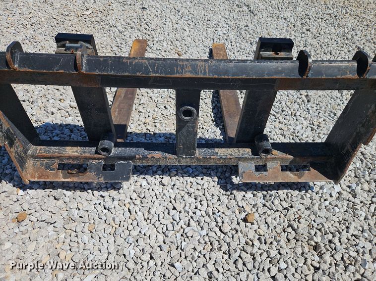 image for item EI3921 Titan skid steer forks