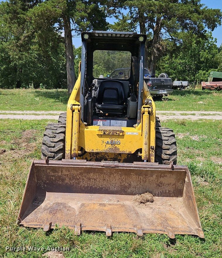 image for item EI3946 2009 Komatsu  SK1020-5N skid steer loader