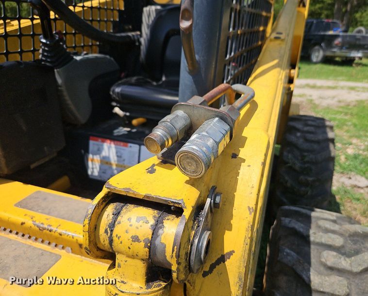 image for item EI3946 2009 Komatsu  SK1020-5N skid steer loader