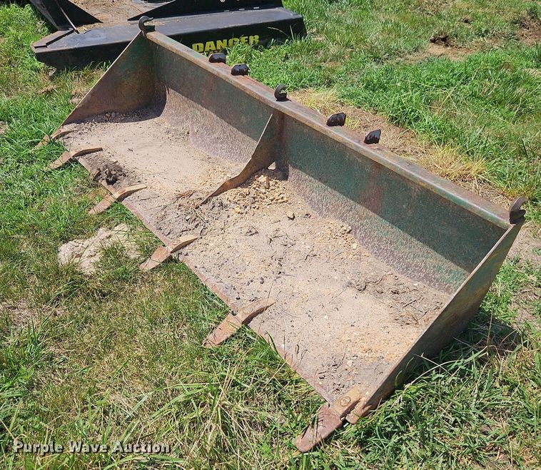 image for item EI3946 2009 Komatsu  SK1020-5N skid steer loader