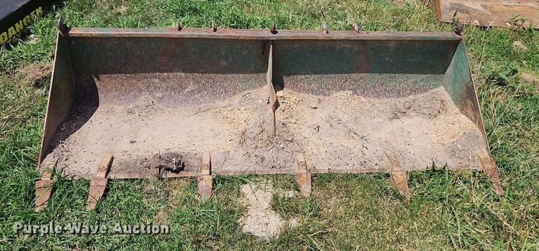 image for item EI3946 2009 Komatsu  SK1020-5N skid steer loader