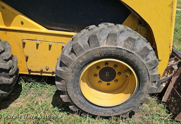 image for item EI3946 2009 Komatsu  SK1020-5N skid steer loader