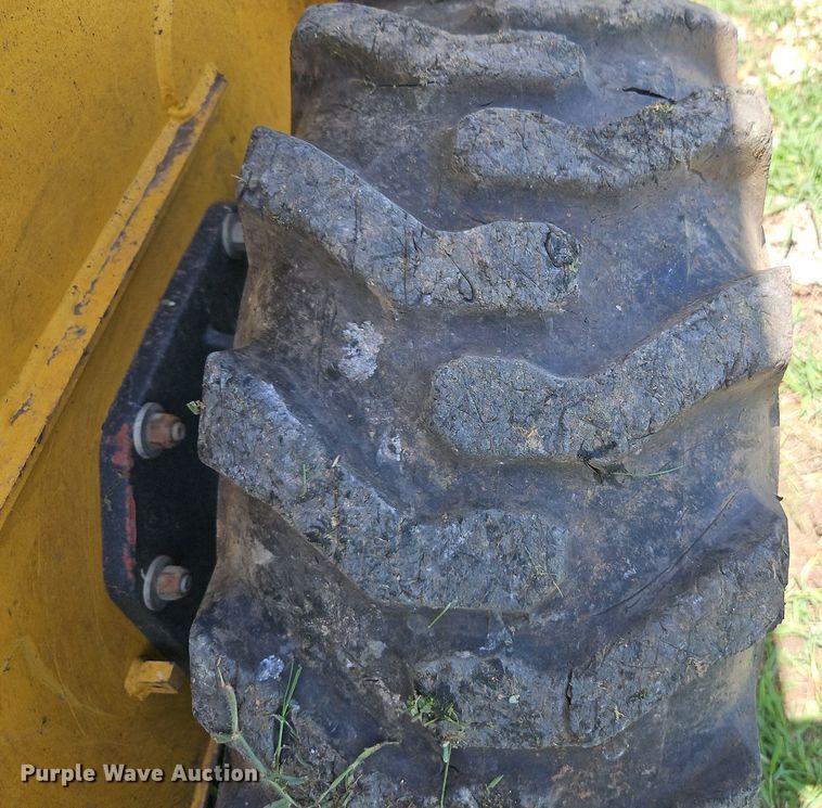 image for item EI3946 2009 Komatsu  SK1020-5N skid steer loader