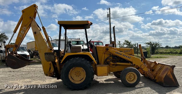 image for item EJ4368 1992 John Deere  310D backhoe