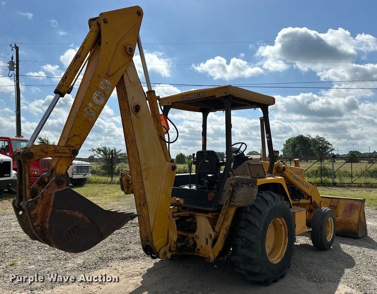 image for item EJ4368 1992 John Deere  310D backhoe