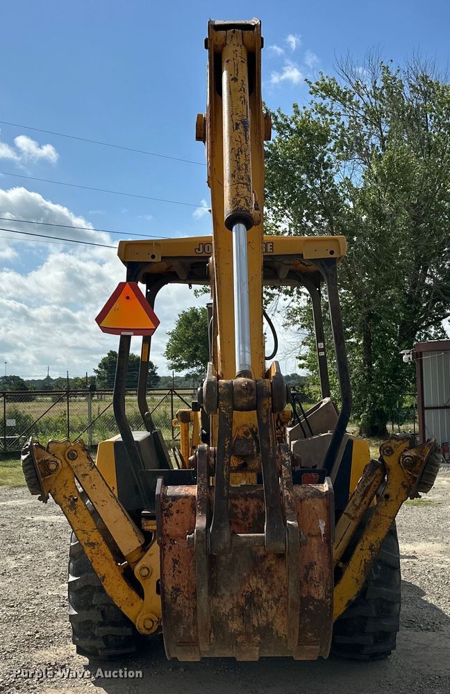 image for item EJ4368 1992 John Deere  310D backhoe