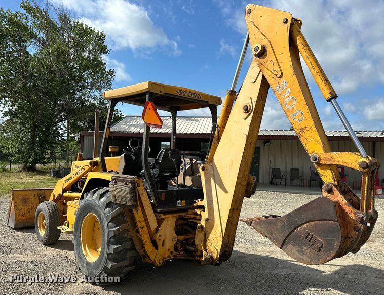 image for item EJ4368 1992 John Deere  310D backhoe