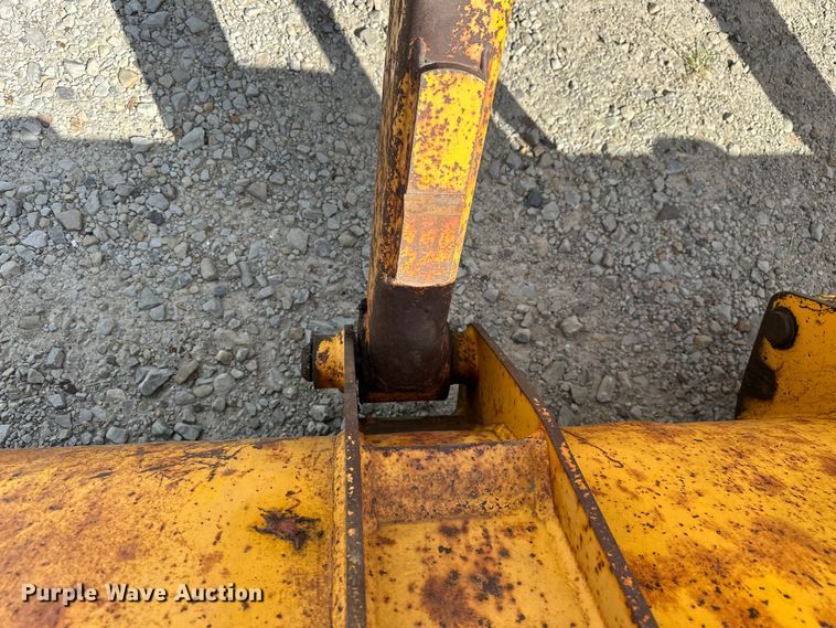 image for item EJ4368 1992 John Deere  310D backhoe