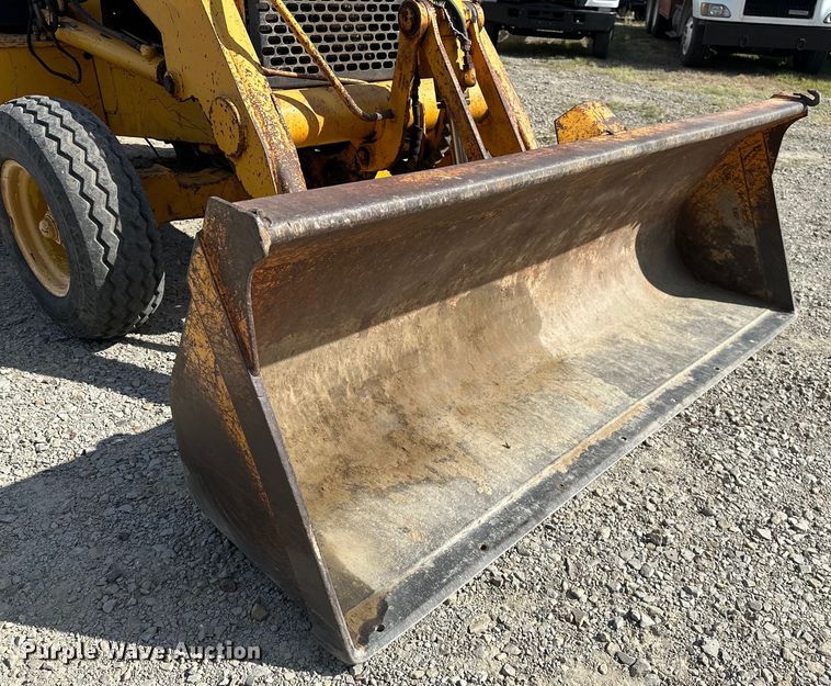 image for item EJ4368 1992 John Deere  310D backhoe