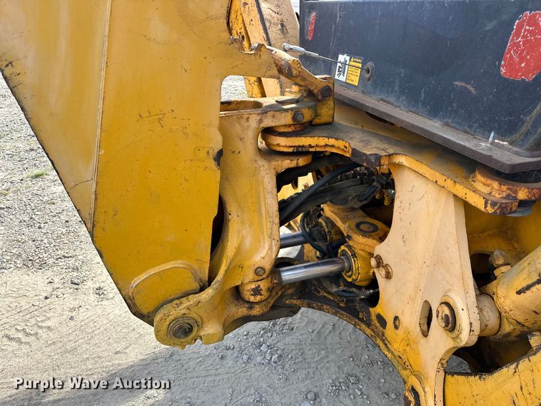 image for item EJ4368 1992 John Deere  310D backhoe