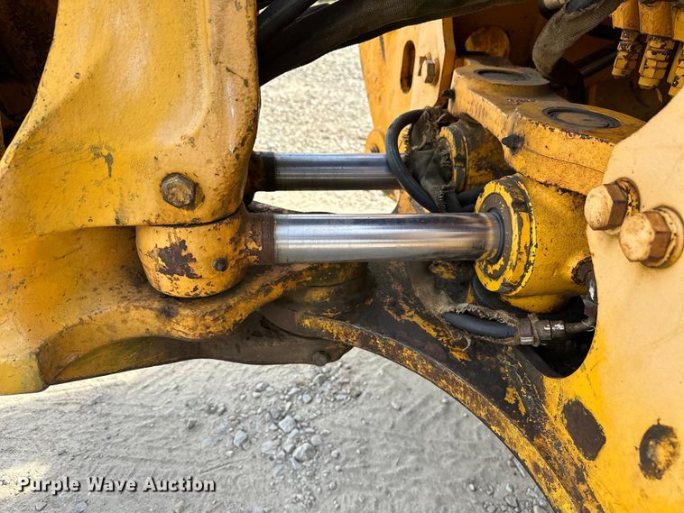 image for item EJ4368 1992 John Deere  310D backhoe