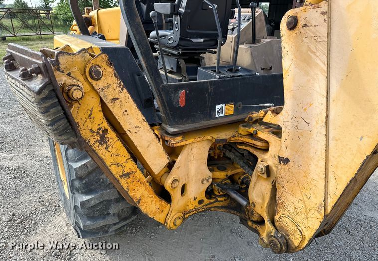 image for item EJ4368 1992 John Deere  310D backhoe