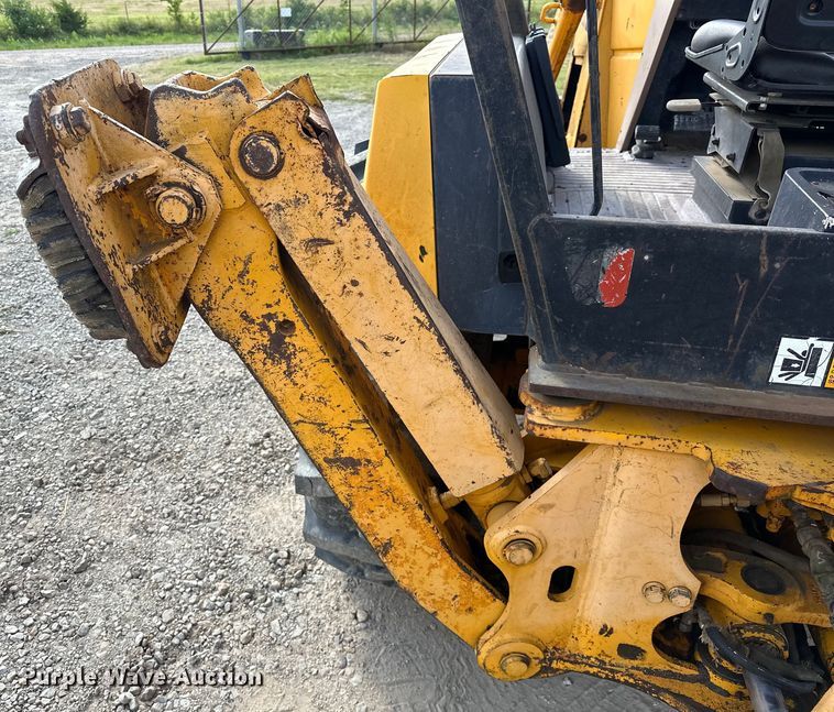 image for item EJ4368 1992 John Deere  310D backhoe