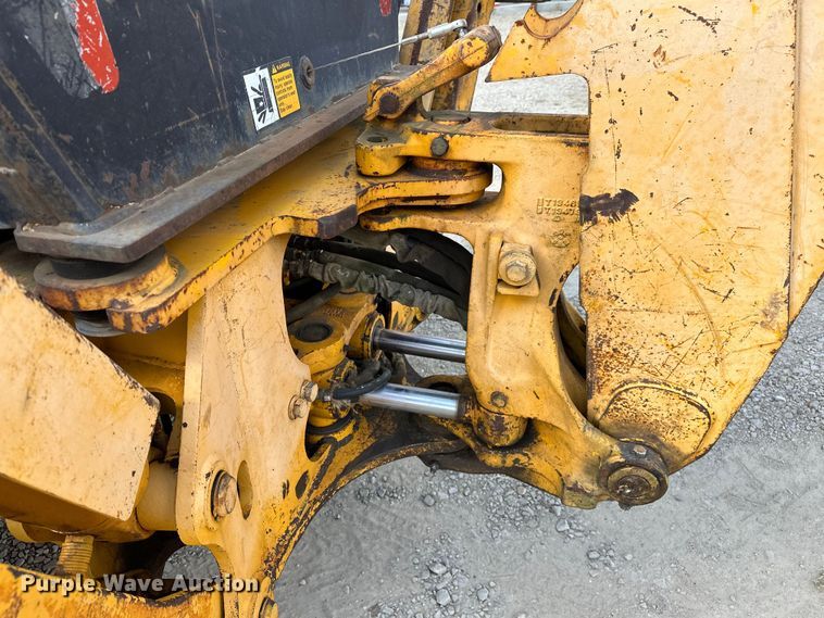 image for item EJ4368 1992 John Deere  310D backhoe
