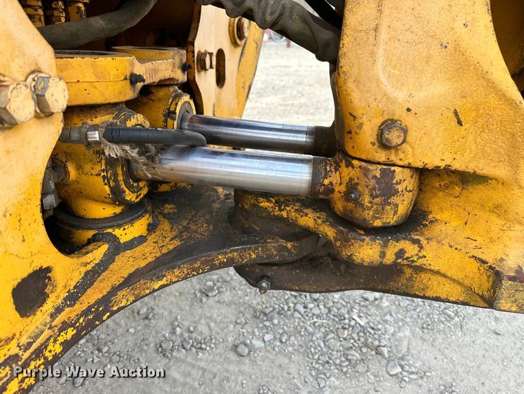 image for item EJ4368 1992 John Deere  310D backhoe