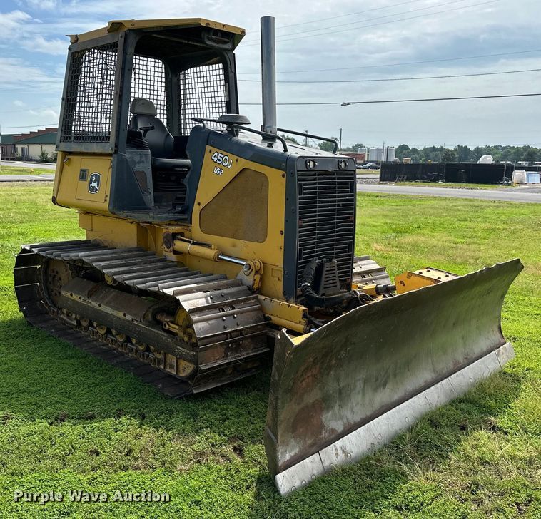 image for item EJ4370 2007 John Deere  450J LGP dozer