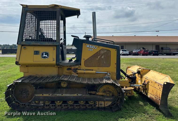 image for item EJ4370 2007 John Deere  450J LGP dozer