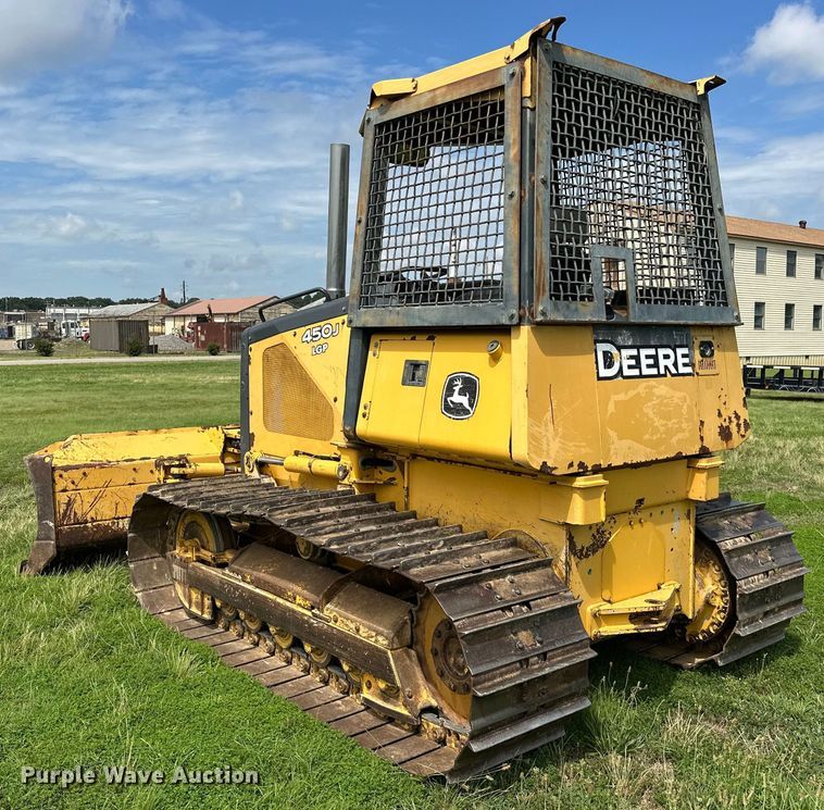 image for item EJ4370 2007 John Deere  450J LGP dozer
