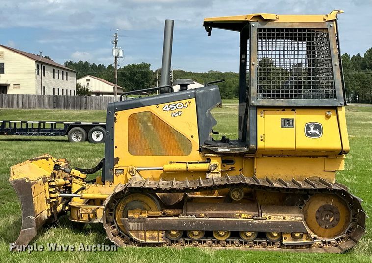 image for item EJ4370 2007 John Deere  450J LGP dozer