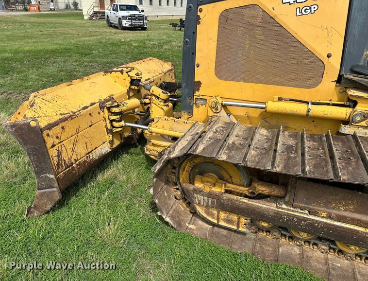 image for item EJ4370 2007 John Deere  450J LGP dozer