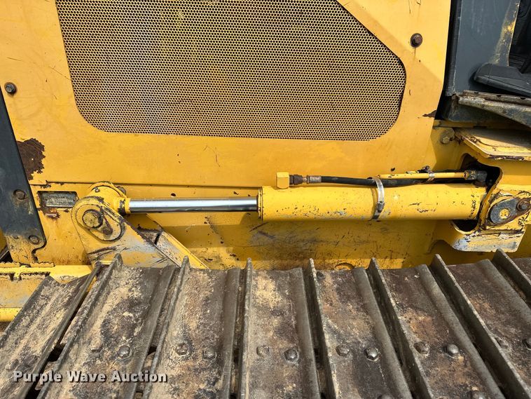 image for item EJ4370 2007 John Deere  450J LGP dozer